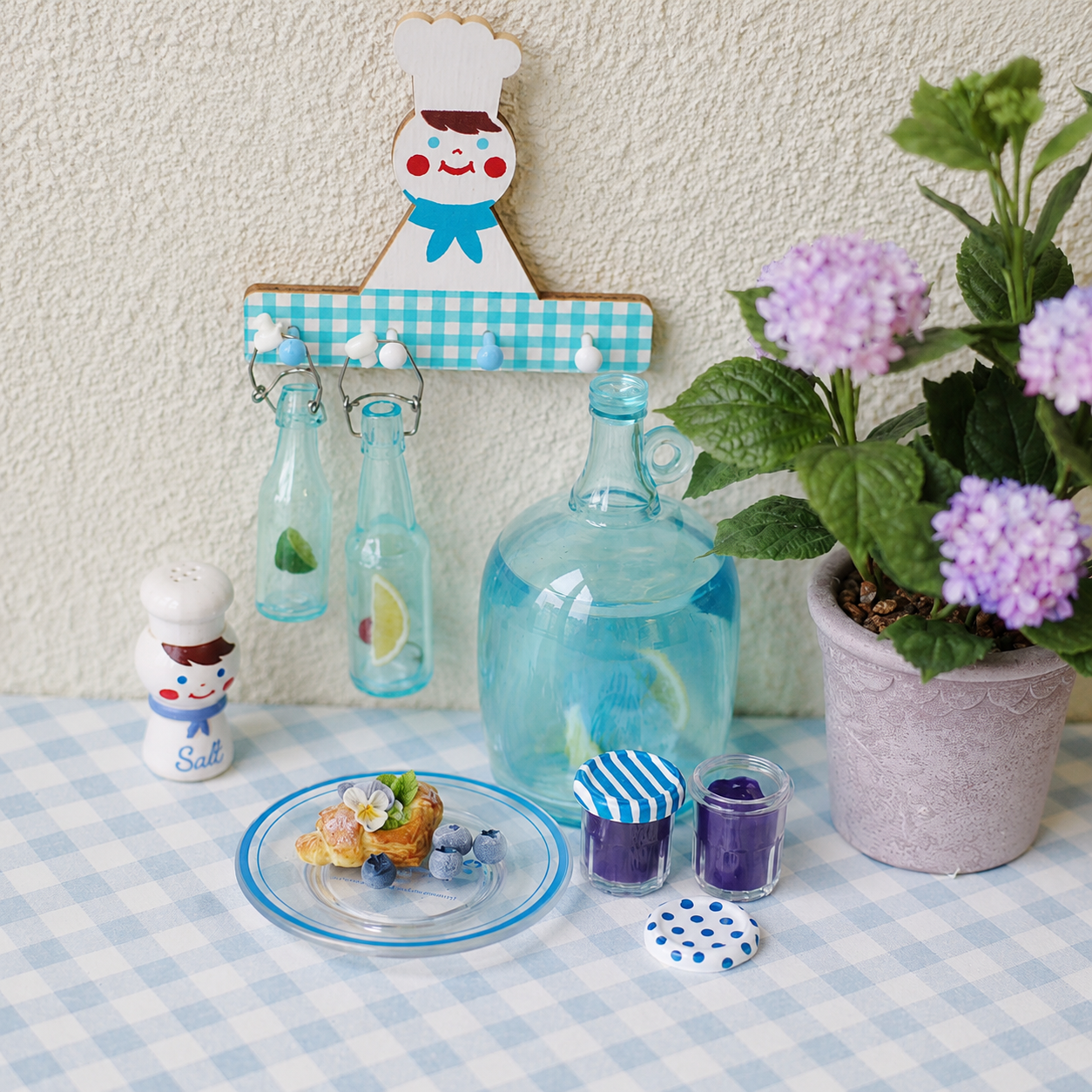 FDMINI Mini Swing-Top Soda Bottles – Miniature Flip-Top Drink Bottle Set (Tall + Short) with 3 Sticker Sets, 1:6 & 1:12 Dollhouse Kitchen Decor