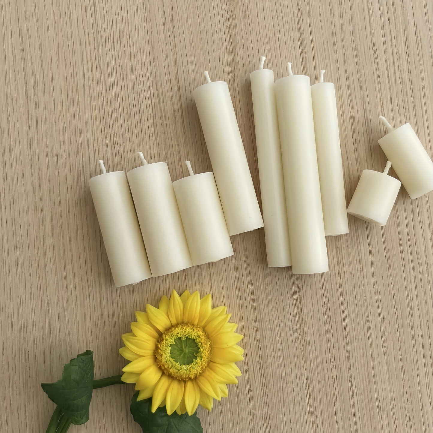 FDMINI Mini Pillar Candles – Set of 9 Real Burnable Miniature Candles in Assorted Heights for 1/6 1/8 1/12 Scale Dollhouse, BJD & Blythe Doll Scenes