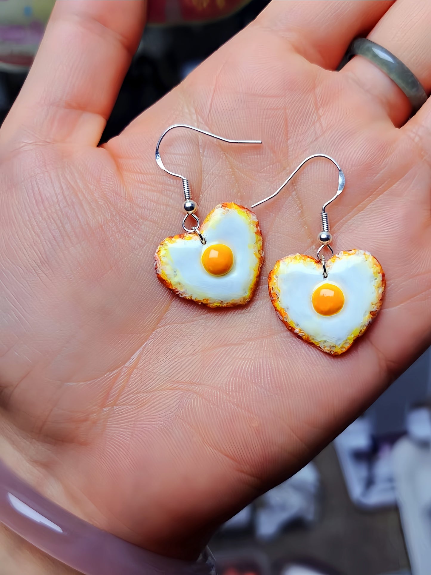 FDMINI Heart Fried Egg Earrings – Handmade Miniature Food Drop Earrings, Cute Quirky Sunny-Side-Up Egg Dangle Earrings for Women