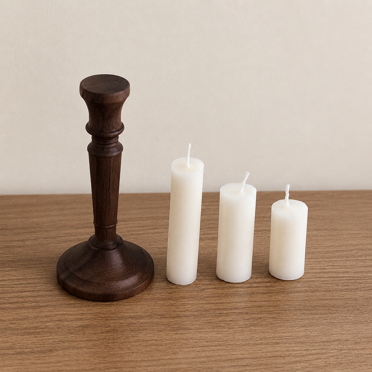 FDMINI Mini Walnut Candlestick Holder Set – 2 Wooden Candle Holders + 3 Real Candles for 1/6 1/8 1/12 Scale Dollhouse, BJD & Blythe Doll Scenes