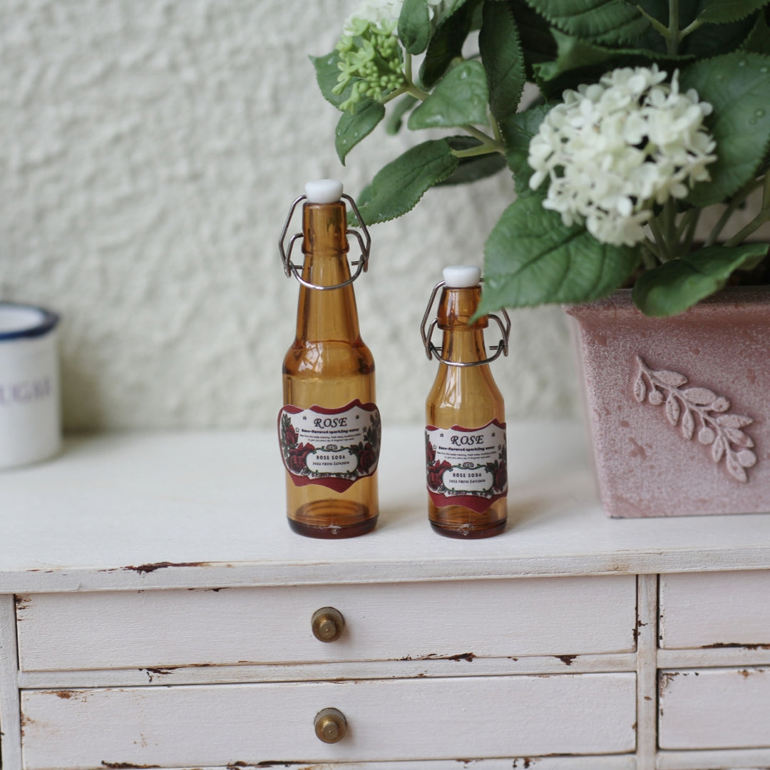 FDMINI Mini Swing-Top Soda Bottles – Miniature Flip-Top Drink Bottle Set (Tall + Short) with 3 Sticker Sets, 1:6 & 1:12 Dollhouse Kitchen Decor