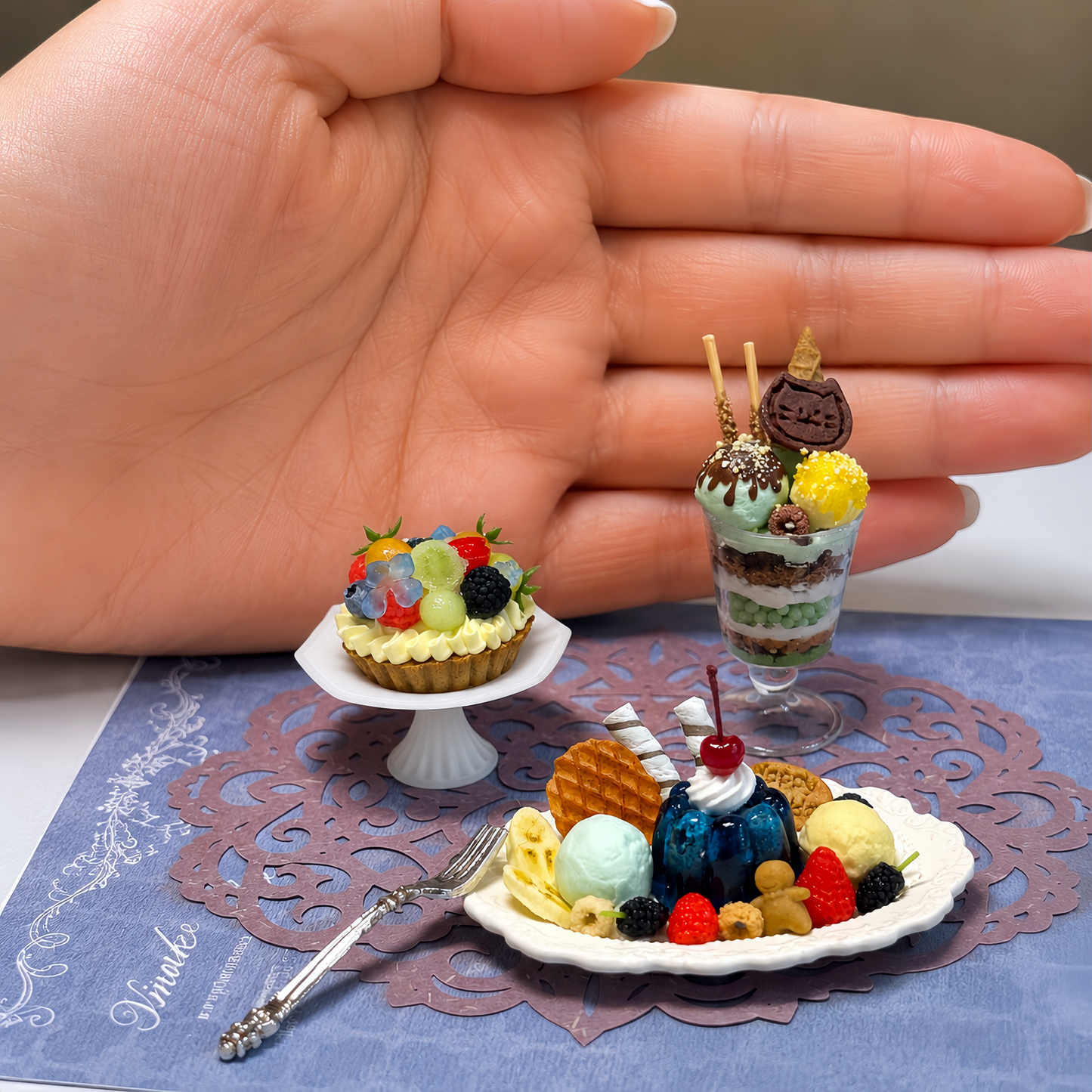1:6 Scale Miniature Blue Jelly Dessert Set – Dollhouse Mixed Berry Fruit Tart, Cat Cookie Parfait & Blue Ocean Ice Cream Plate, Handmade Polymer Clay Café Food for Blythe BJD Diorama