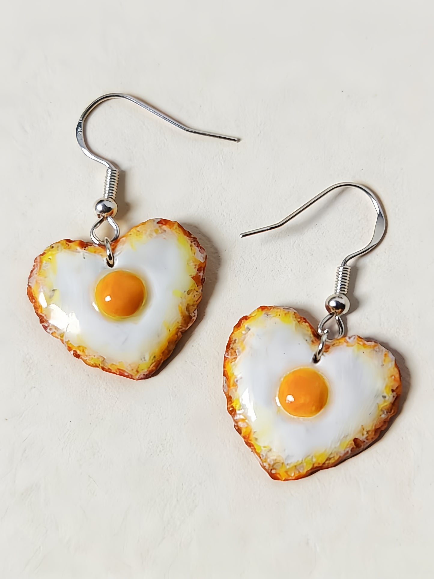 FDMINI Heart Fried Egg Earrings – Handmade Miniature Food Drop Earrings, Cute Quirky Sunny-Side-Up Egg Dangle Earrings for Women