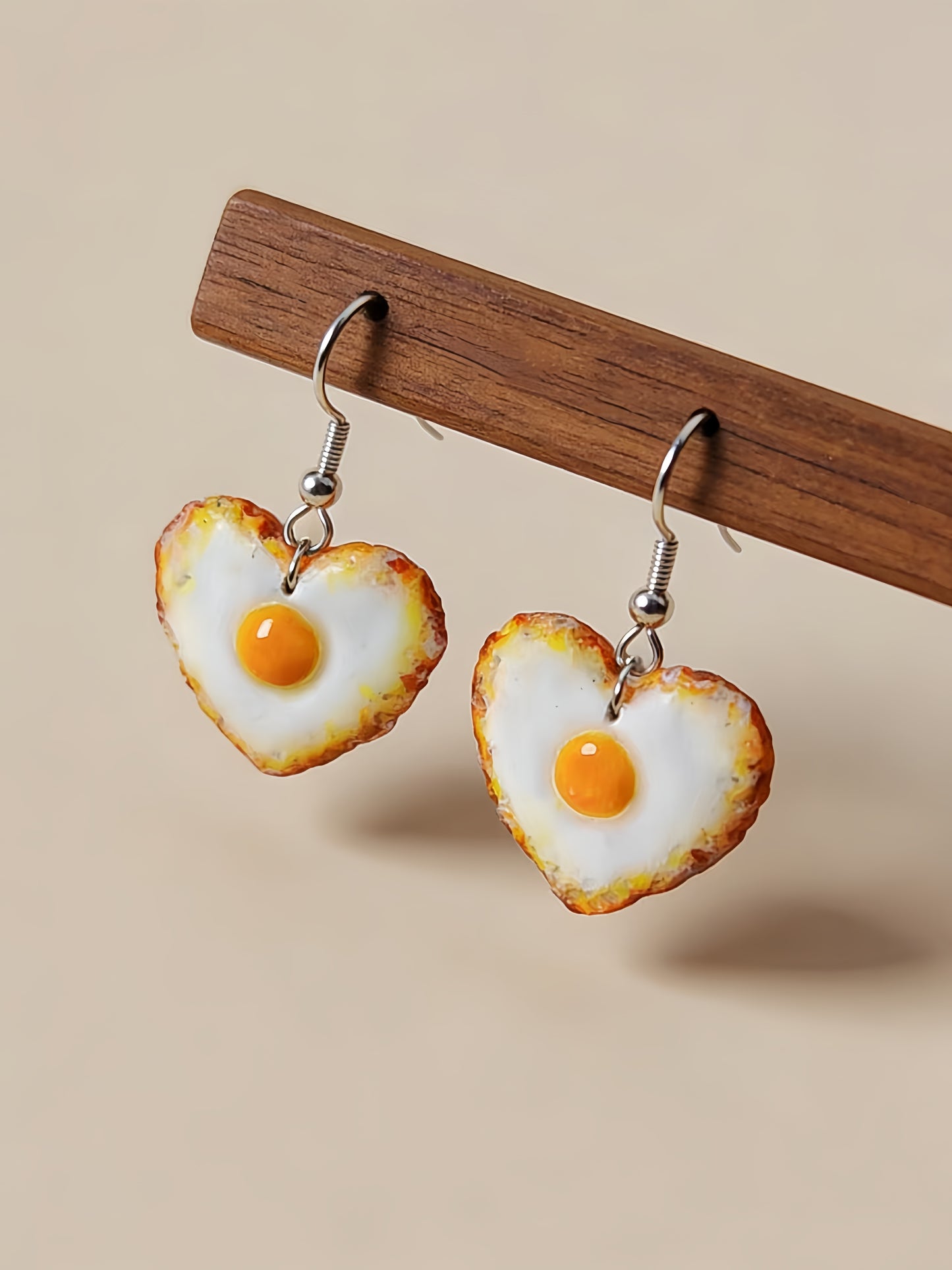 FDMINI Heart Fried Egg Earrings – Handmade Miniature Food Drop Earrings, Cute Quirky Sunny-Side-Up Egg Dangle Earrings for Women