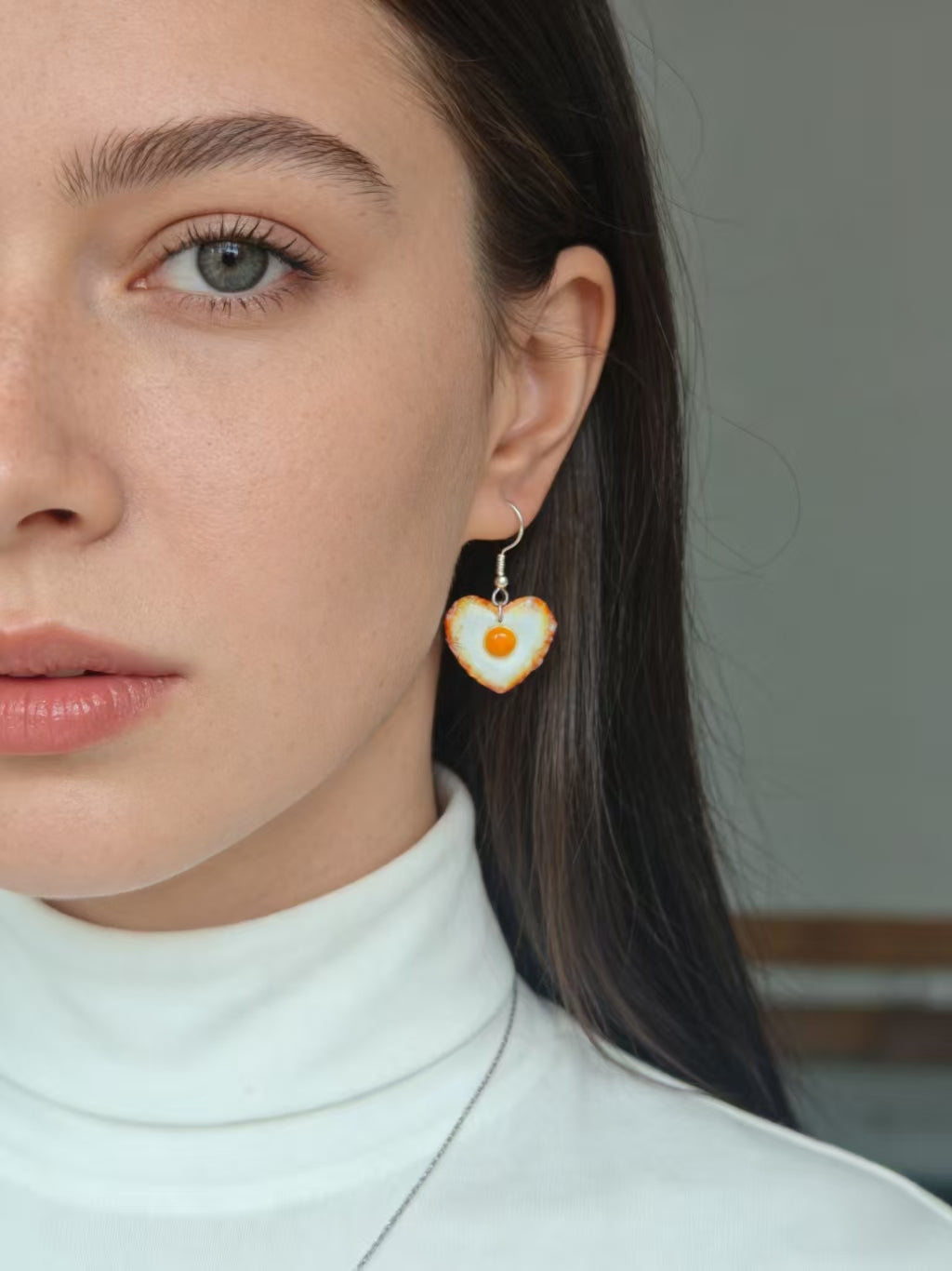 FDMINI Heart Fried Egg Earrings – Handmade Miniature Food Drop Earrings, Cute Quirky Sunny-Side-Up Egg Dangle Earrings for Women