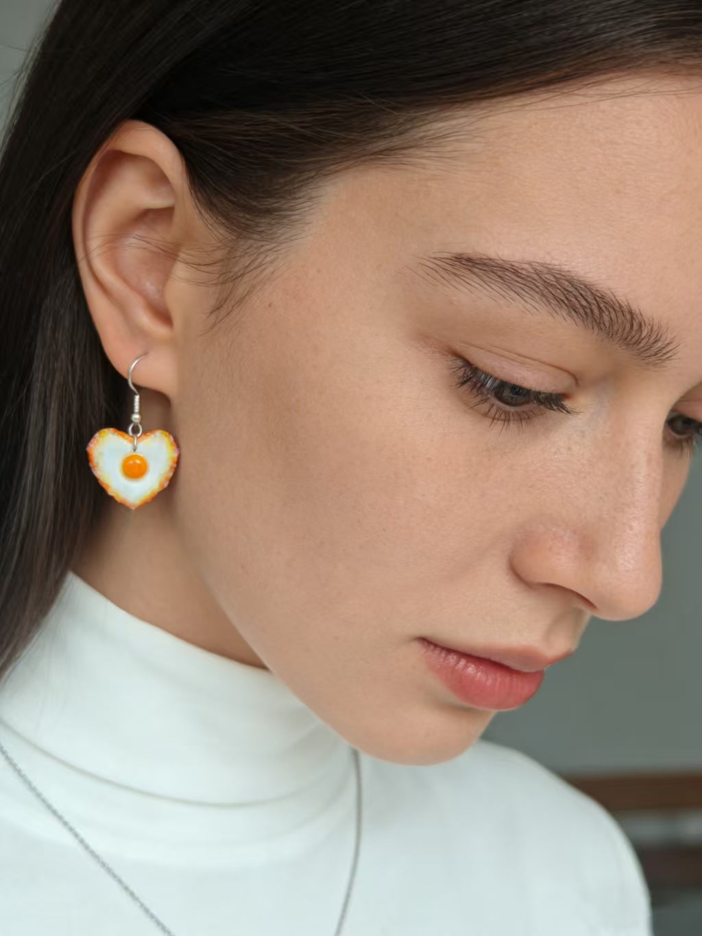 FDMINI Heart Fried Egg Earrings – Handmade Miniature Food Drop Earrings, Cute Quirky Sunny-Side-Up Egg Dangle Earrings for Women