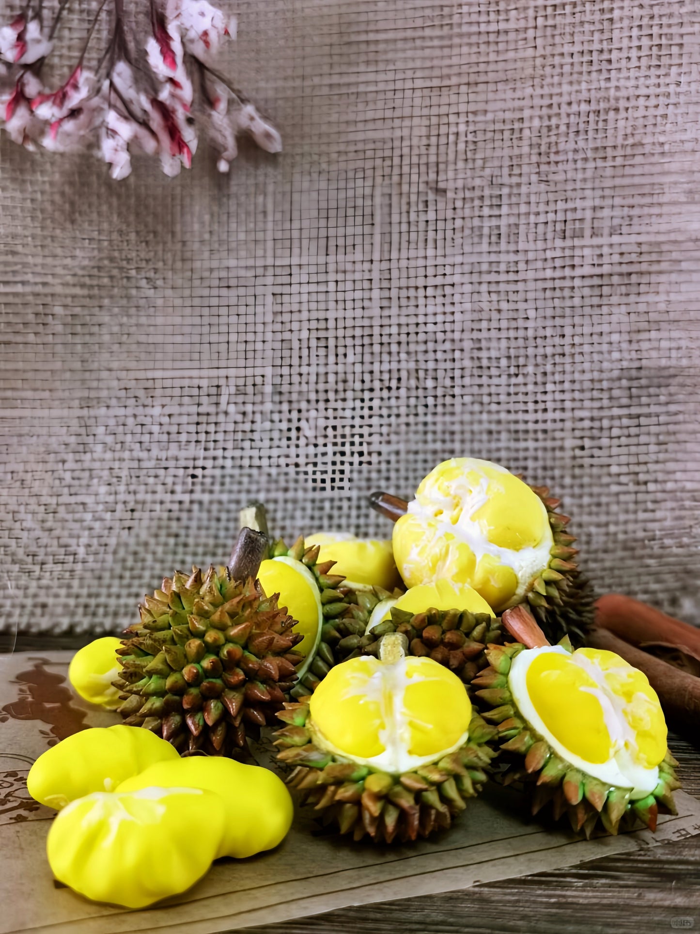 4Pcs Miniature Durian Set – Hand-Sculpted 1:6 Scale Dollhouse Durian with Spiky Shell, Cut Open and Loose Flesh Pods, Realistic Tiny Southeast Asian Fruit for Blythe & Barbie Dioramas, Resin Jewelry & Polymer Clay Food Miniatures