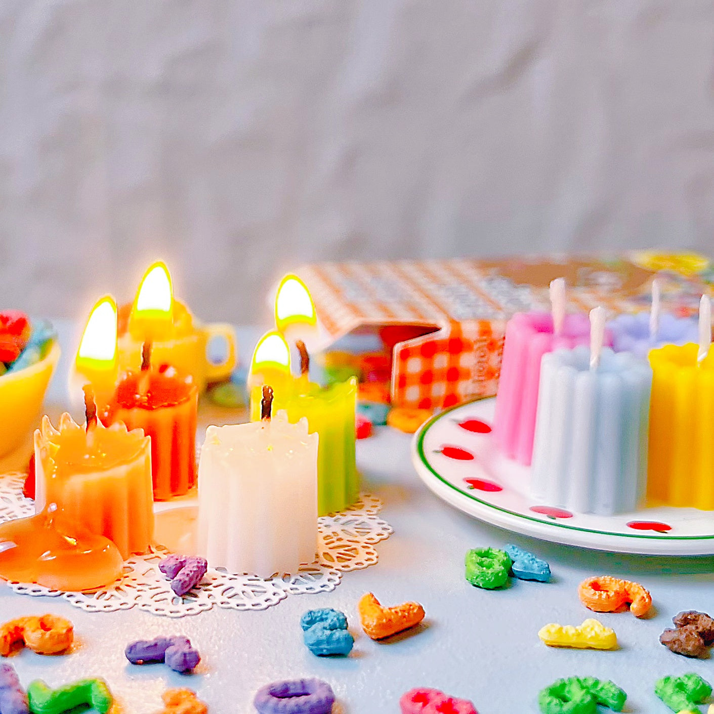 FDMINI Mini Canelé Candles – Set of 8 Handmade Miniature Fluted Candles for 1/6 1/8 1/12 Scale Dollhouse, BJD & Blythe Doll Scenes