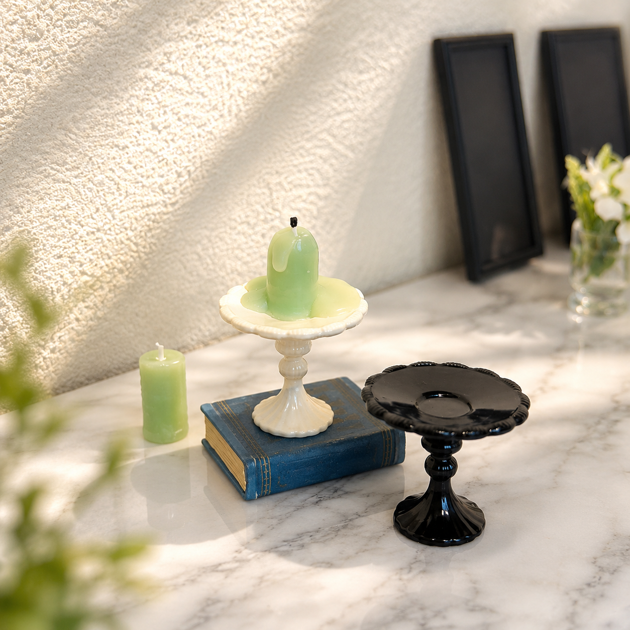 FDMINI Mini Footed Cake Stand – 2 Colors Miniature Pedestal Dessert & Fruit Tray for 1:6 Dollhouse, BJD & Blythe Scenes