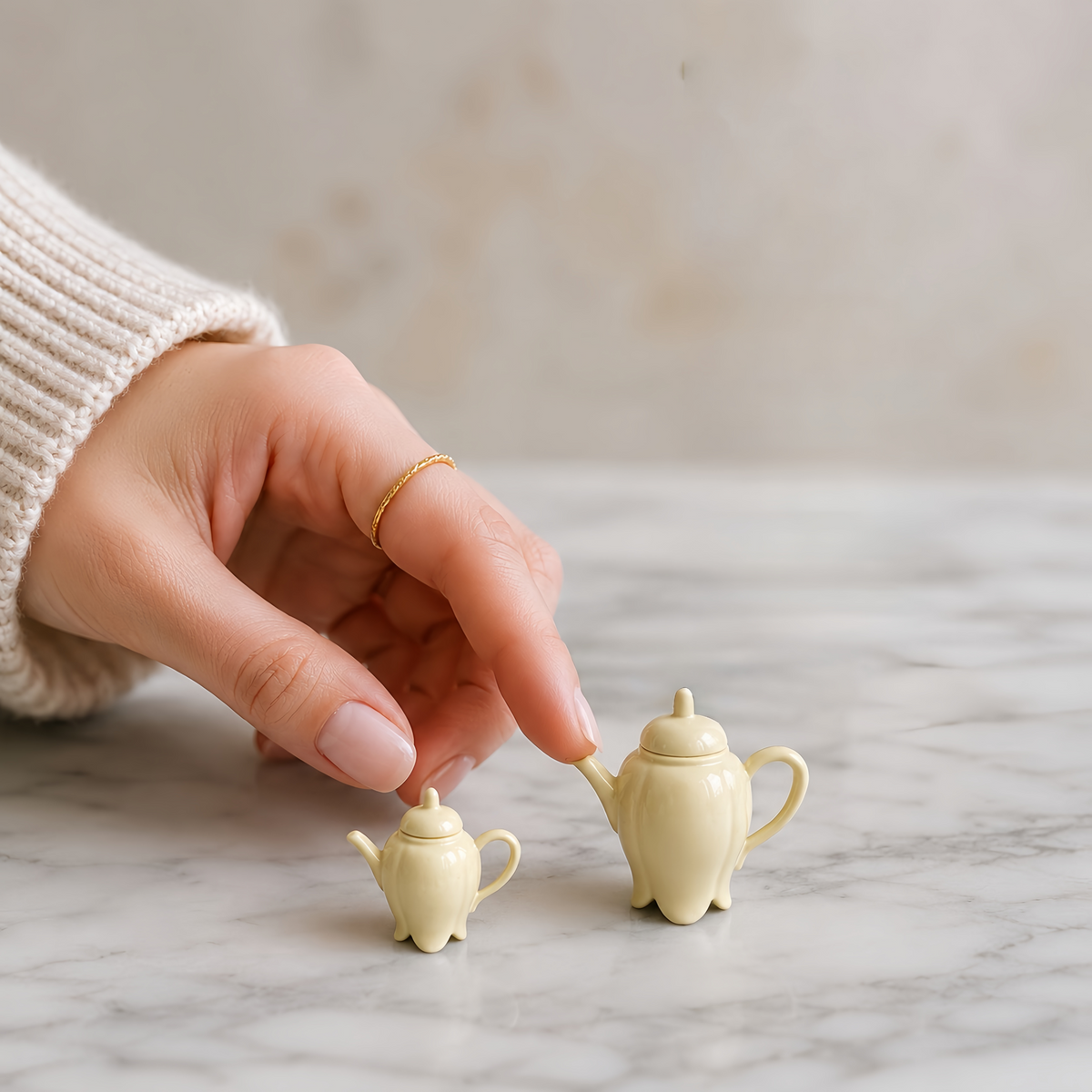 handmade ceramic miniature petal teapot 1:12 scale dollhouse fdmini view 8