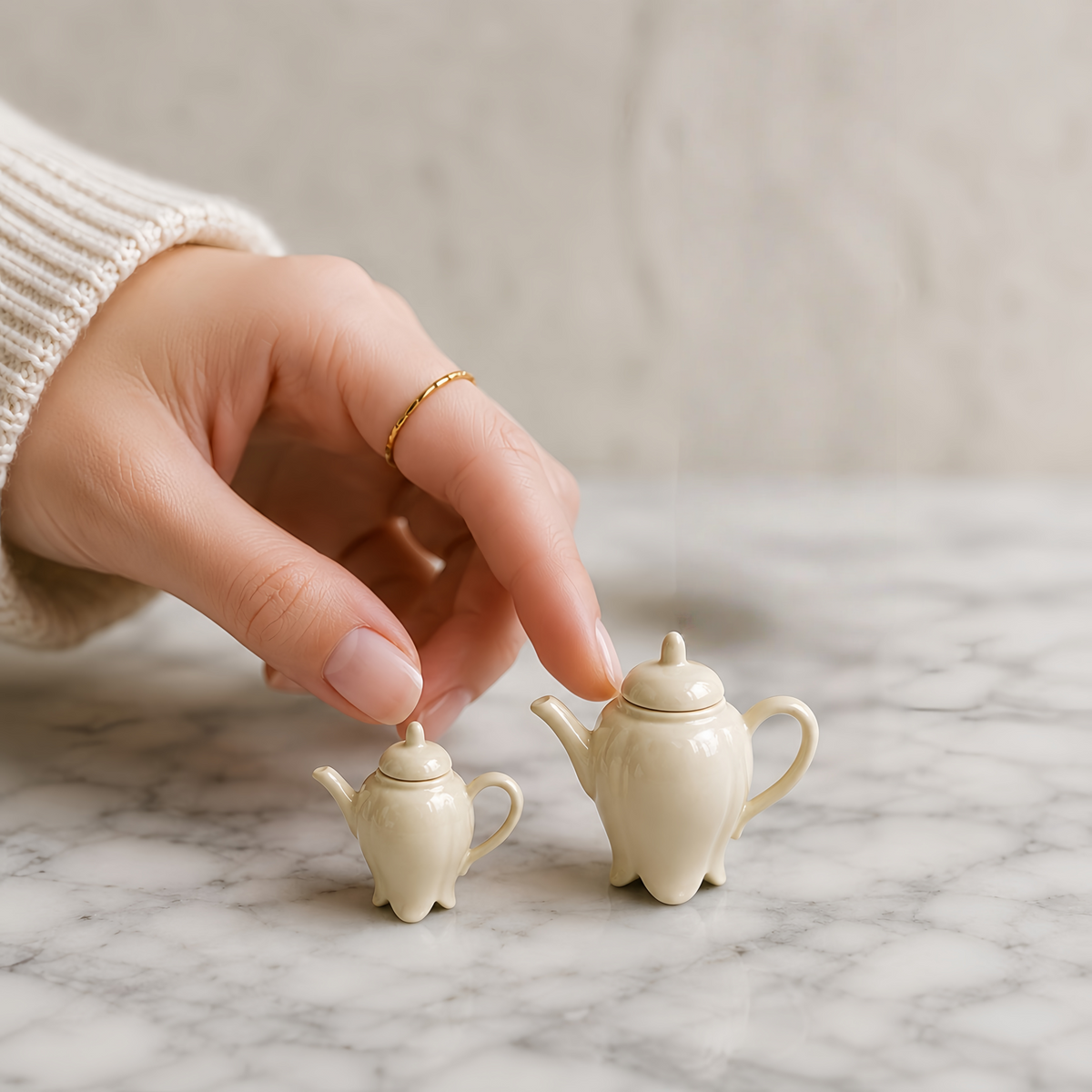 handmade ceramic miniature petal teapot 1:12 scale dollhouse fdmini view 7