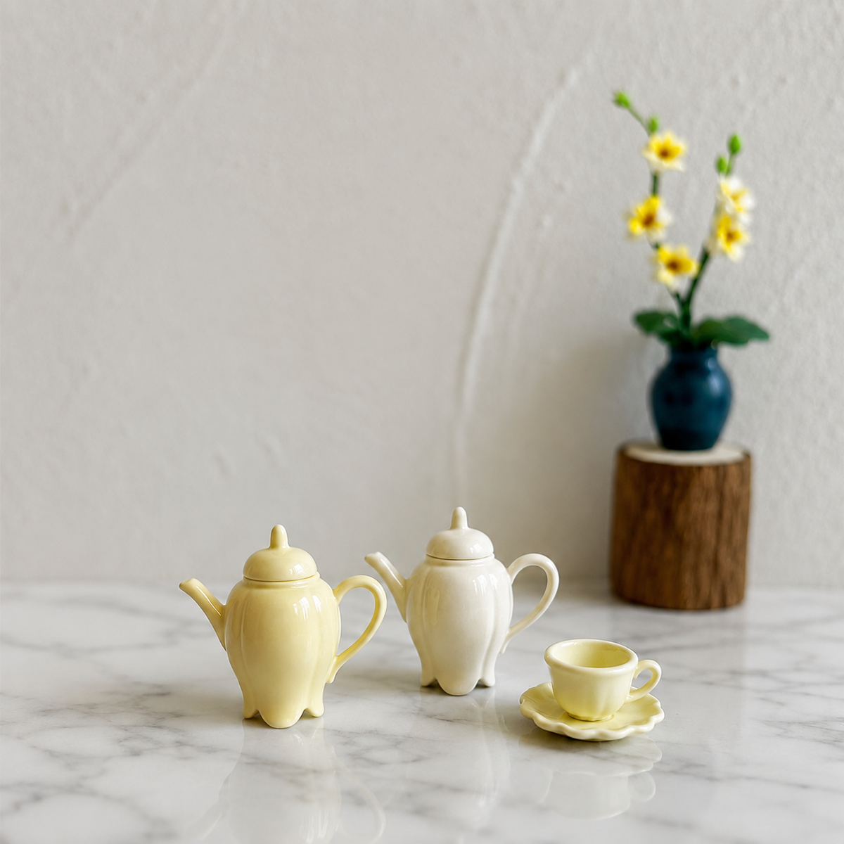 handmade ceramic miniature petal teapot 1:12 scale dollhouse fdmini scale reference