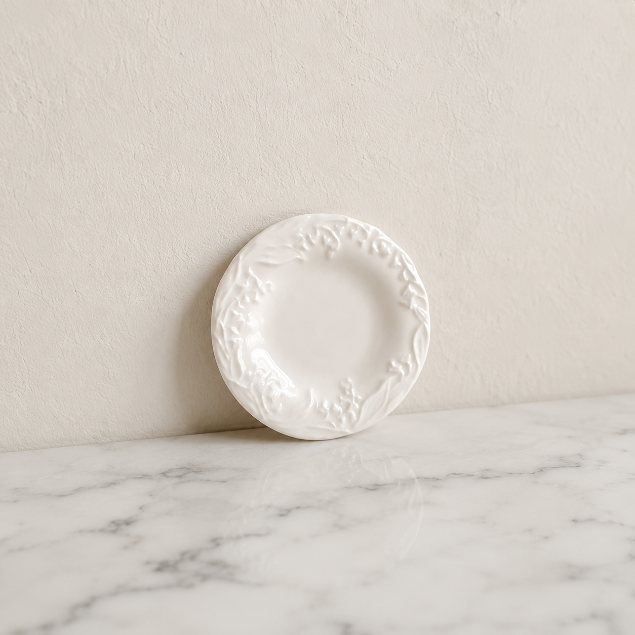 FDMINI Mini Ceramic Plates – 6 Coastal Shell & Embossed Floral Designs Miniature Dish Props for 1:6 Scale Dollhouse, BJD & Blythe Scenes