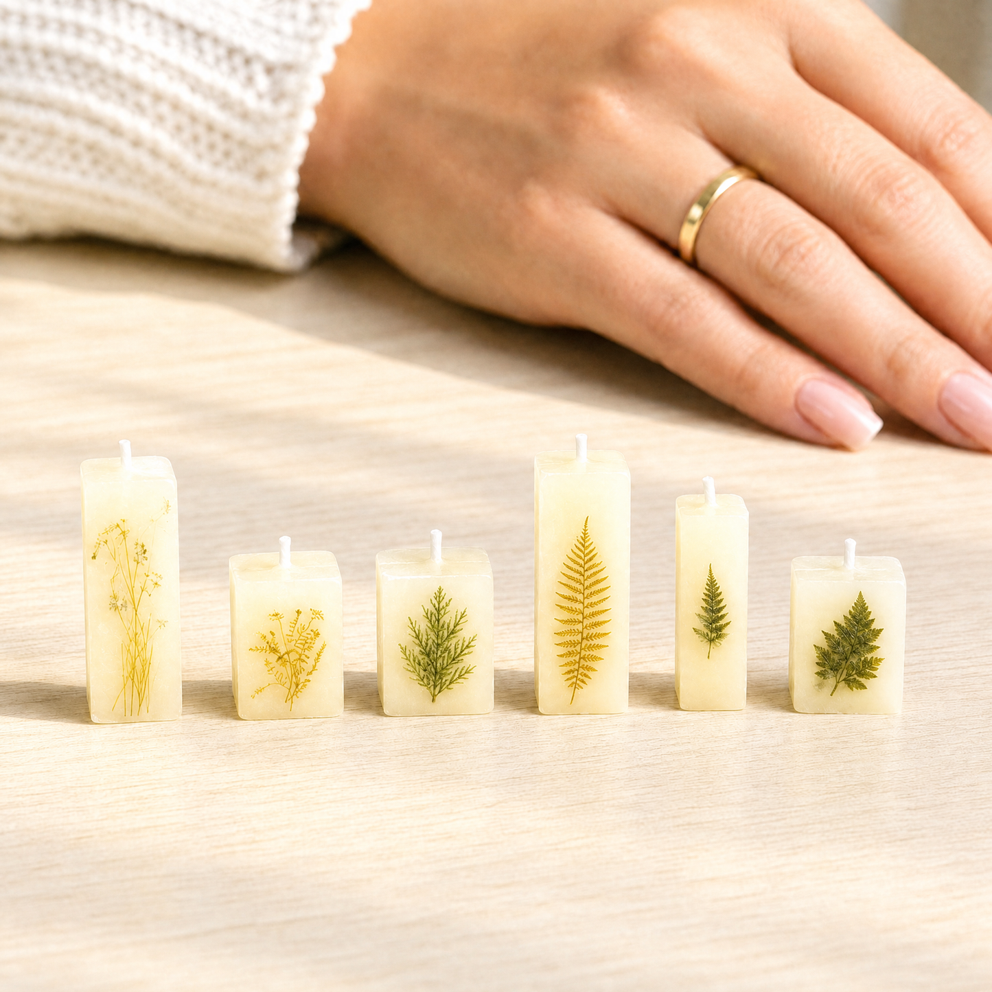 FDMINI Mini Pressed-Flower Candles – Set of 6 Real Burnable Botanical Square Candles for 1:6 1:8 1:12 Scale Dollhouse, BJD & Blythe Scenes