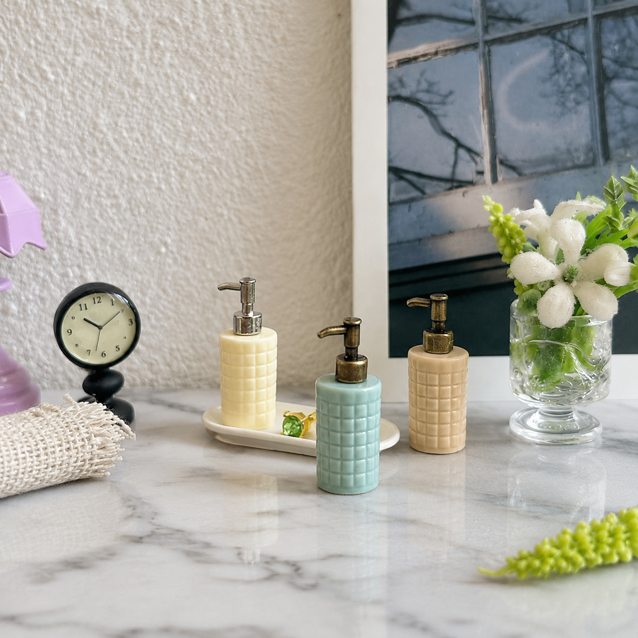 FDMINI Mini Soap Dispenser – 3 Bottle Colors × 4 Metal Pump Finishes Miniature Ceramic Lotion Pump Bottle for 1:12 Dollhouse Bathroom Scenes