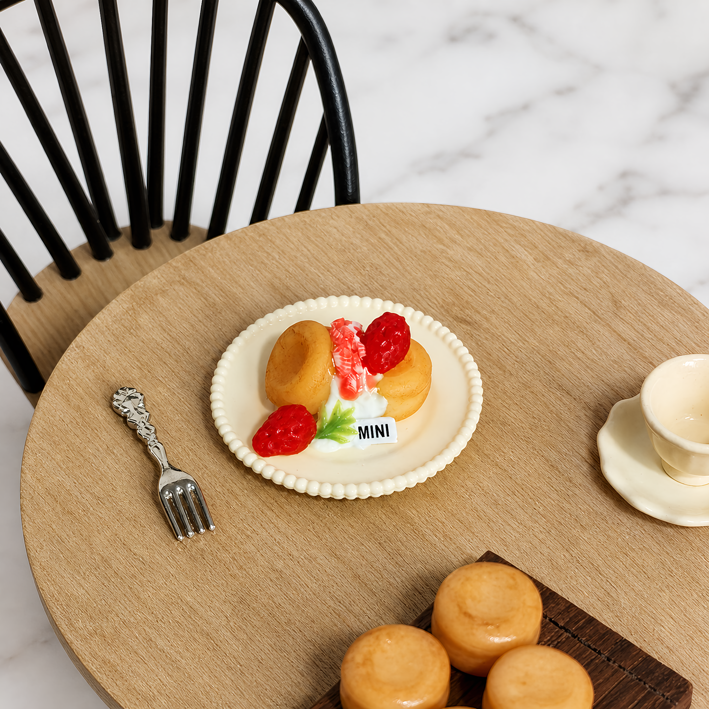 FDMINI Mini Waffle & Soufflé Pancake Plates – 2 Styles Realistic Miniature Dessert Food Props for 1:12 Scale Dollhouse Café & Afternoon Tea Scenes