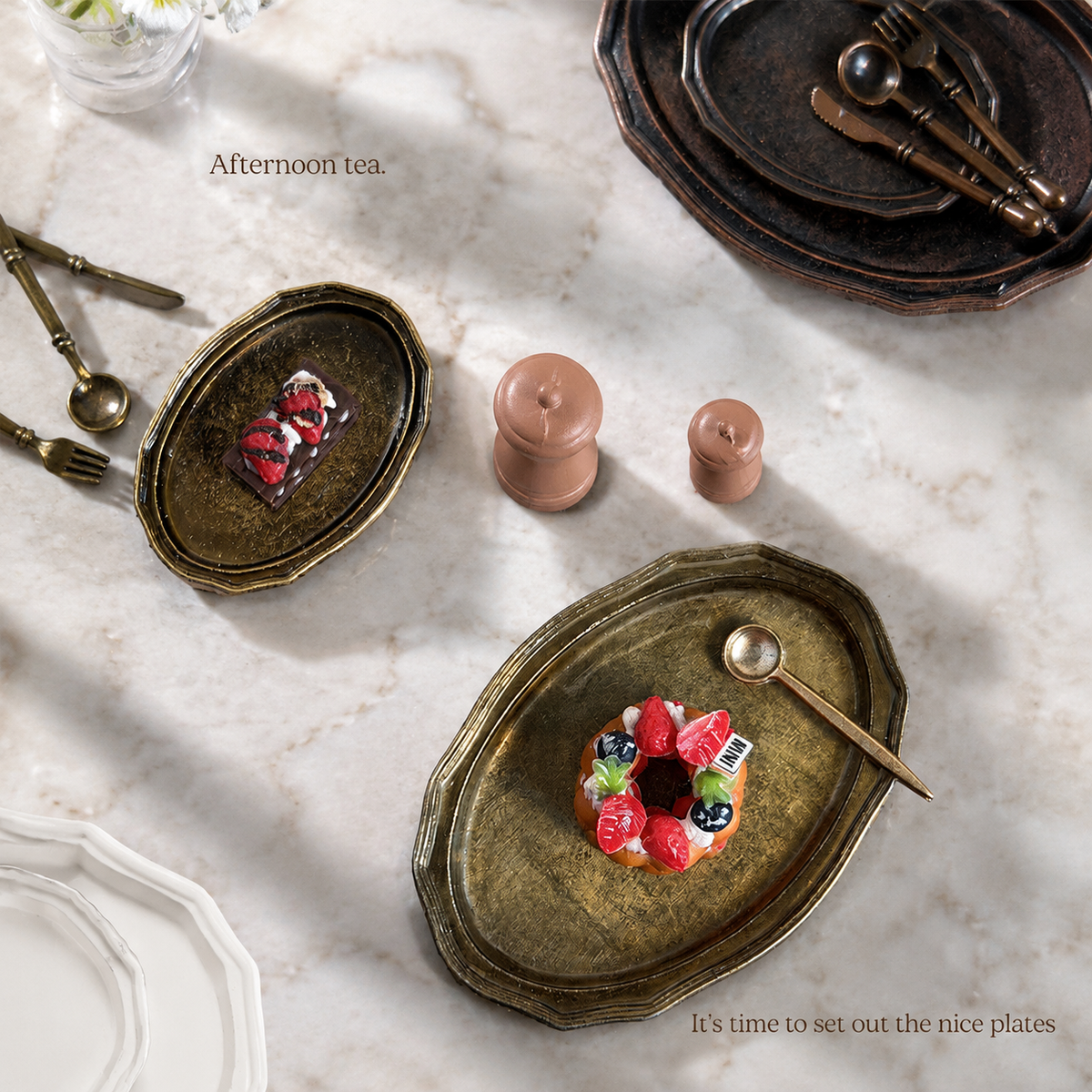 handmade clay miniature oval serving platters 1:12 scale dollhouse fdmini close-up